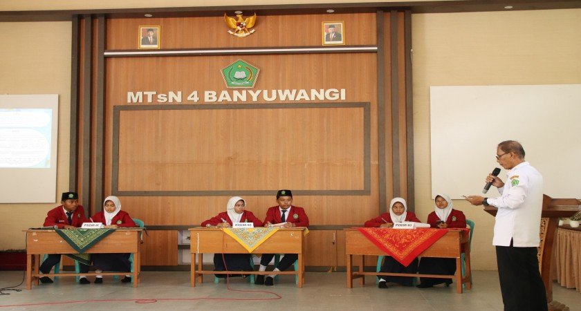 Debat Calon Ketua dan Wakil Ketua OSIM MTsN 4 Banyuwangi Masa Bhakti 2024-2025 Berlangsung Meriah