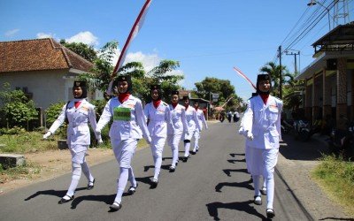 Semarak Hari Kemerdekaan: MTsN 4 Banyuwangi Berpartisipasi dalam Lomba Gerak Jalan