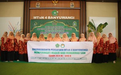 DWP MTsN 4 Banyuwangi Semarakkan Peringatan Maulid Nabi Muhammad SAW